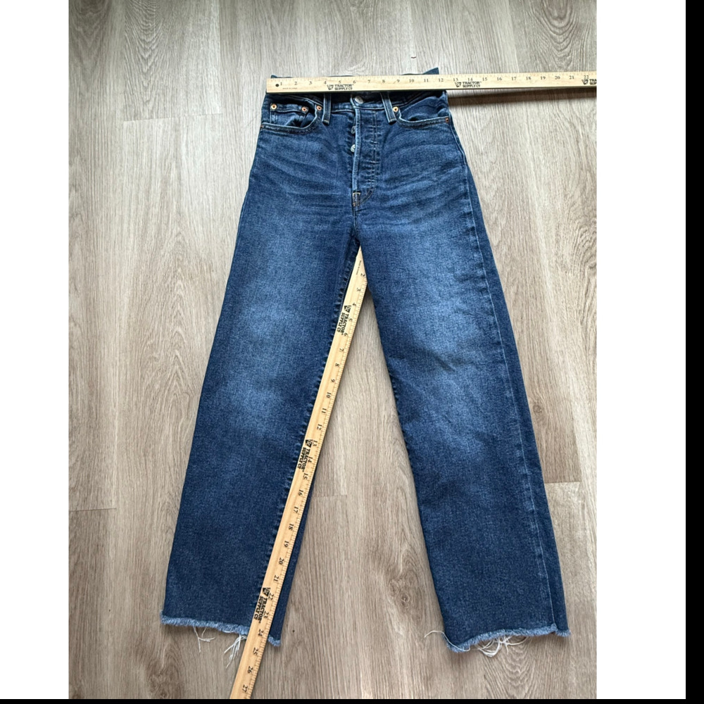Levi's Ribcage Straight, Women's size 25, raw hem, blue jeans